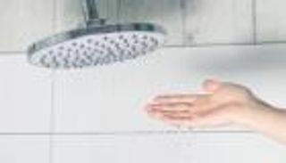 تقليل الاستحمام.. أحدث وسائل حماية الجلد والمناخ