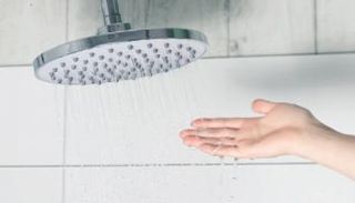 علماء يؤكدون أن الاغتسال بصورة مفرطة يسبب الجفاف- أرشيفية
