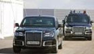 بوتين يقود سيارة على جسر القرم.. أول زيارة منذ الحرب