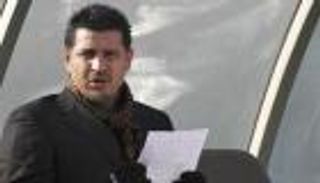 لم يحضر كأس العالم.. إيران تغلق أعمالا تجارية لـ"أسطورة الملاعب" علي دائي 