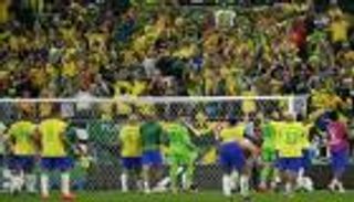 "الرقص مستمر".. ماذا قال لاعبو البرازيل بعد التأهل لربع نهائي المونديال؟