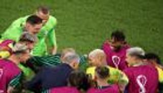 كأس العالم 2022.. سحر منتخب البرازيل يجبر مدربه على الرقص (فيديو)