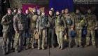 زيلينسكي يخاطب القوات شرقي أوكرانيا: الاستقلال يمر عبر القرم