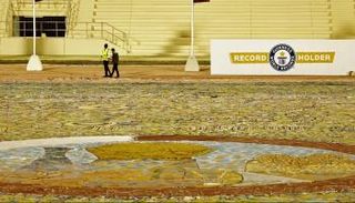 أكبر لوحة في العالم مستوحاة من كرة القدم