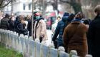 دولة أوروبية تقرر التعامل مع كورونا كالإنفلونزا