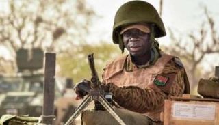 جندي من القوات المسلحة في بوركينا فاسو - أرشيفية