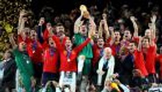 حكايات مونديالية.. زجاجة عطر تمنح إسبانيا مفتاح الفوز بكأس العالم