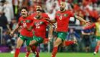 أبرزها اللاعب رقم 12.. 5 عوامل ترشح المغرب لتجاوز عقبة البرتغال