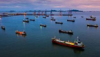 تكدس ناقلات النفط قبالة تركيا