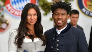 ديفيد آلابا وزوجته