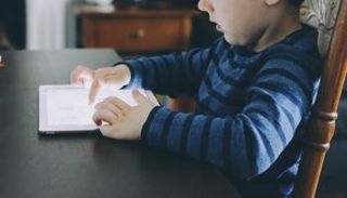 تأثير الألعاب الإلكترونية على الأطفال خطير