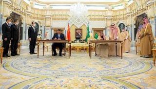 الملك سلمان بن عبد العزيز مع الرئيس الصيني 