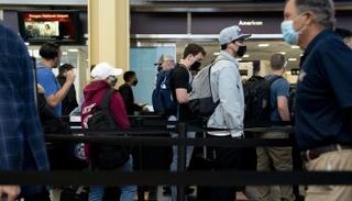 قفزة كبيرة بأسعار تذاكر الطيران على مسارات رئيسية 