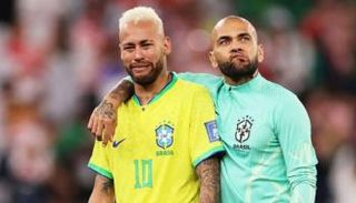 نيمار وداني ألفيس في منتخب البرازيل