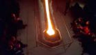 تجربة فريدة.. فرصة لمشاهدة بركان حقيقي داخل صالة في أيسلندا (صور)