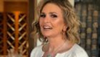 شيزوفرينيا أم رقص للحياة؟.. الفنانون على شيزلونج "العين الإخبارية"