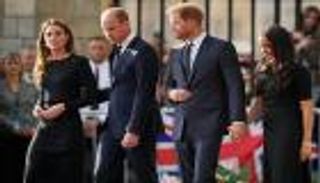 هدايا الأطفال تدفئ "برودة العلاقات" بين ويليام وهاري