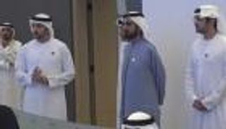 محمد بن راشد يقف على لحظة انطلاق المستكشف "راشد" للقمر