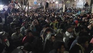 يمنيون يتابعون مباراة المغرب أمام البرتغال