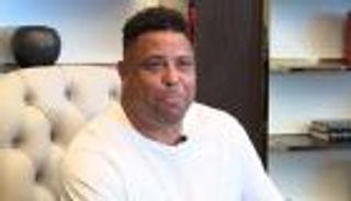 صاحب أغرب قبلة.. رونالدو يكافئ نجم منتخب المغرب في كأس العالم 2022