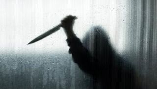 الشاب قتل الثلاثة طعناً بالسكين