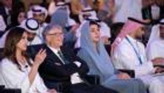من الإمارات.. "بيل جيتس" يستشكف المبادرات الخيرية "المستدامة"