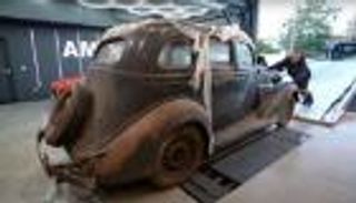 بـ"دوش" ساخن.. عودة السيارة Plymouth PJ للحياة بعد غياب 43 عاما