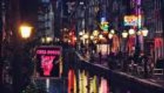 هولندا تعاقب السياح الإنجليز بسبب المخدرات والبغاء.. ماذا فعلت؟