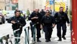 "الطرود المفخخة" تصل إلى فرنسا.. تحذير شديد من السلطات