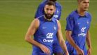 حال التتويج.. هل يرفع كريم بنزيما لقب كأس العالم 2022؟