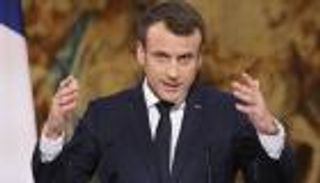 ماكرون يدعم فرنسا ضد المغرب في نصف نهائي كأس العالم (فيديو)