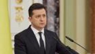 زيلينسكي يناشد العالم لتخليص أوكرانيا من "حقول الموت"