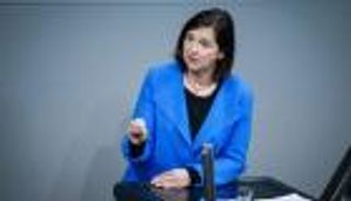 "رعب الرايخ" بألمانيا.. نائبة رئيس البرلمان تخشى "السيناريو الأسوأ"