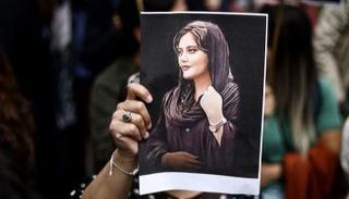 احتجاجات متواصلة رفضا لقتل مهسا أميني