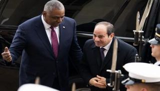 أوستن مرحبا بالرئيس المصري عبدالفتاح السيسي في واشنطن - الفرنسية