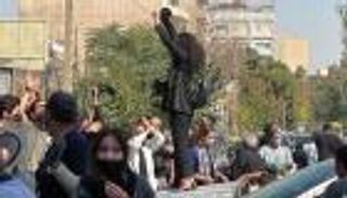 "انتهاكات" وعواصف دبلوماسية.. هولندا تستدعي سفير إيران