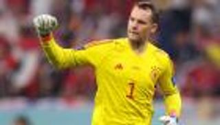 بعد صدمة الإصابة.. هل يحصل نوير على راتبه بالكامل من بايرن ميونخ؟