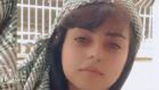 أصغر معتقلة إيرانية..  احتفاء بحرية "أيقونة الغضب"