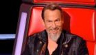 بعد علاجه من السرطان.. نجم تحكيم "ذا فويس" يواصل حفلاته في فرنسا