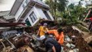 ارتفاع قياسي في عدد الضحايا.. حصيلة صادمة لزلزال إندونيسيا