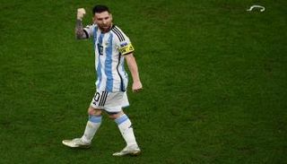 الجدل يشتعل.. من هو أفضل لاعب في تاريخ كرة القدم؟