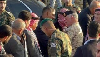 عاهل الأردن خلال تقديم واجب العزاء في العقيد الدلابيح