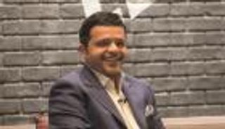 نبيل الجميل أخصائي تجميل.. موعد طرح فيلم محمد هنيدي عربياً