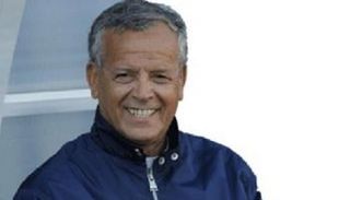 لخضر بلومي أسطورة الكرة الجزائرية السابق