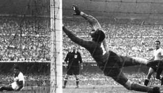 من مباراة البرازيل وأوروجواي في كأس العالم 1950