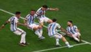 ميسي يحكم كرة القدم.. الأرجنتين تفوز بكأس العالم في سيناريو جنوني