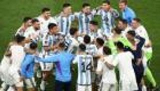 ميسي رددها.. أغنية تهين الإنجليز الأكثر انتشارا على "سبوتفاي"