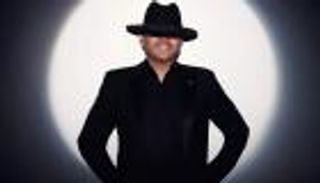 "نيو لوك" هاني شاكر الجديد يثير السخرية.. ما علاقة عاطف السكري؟