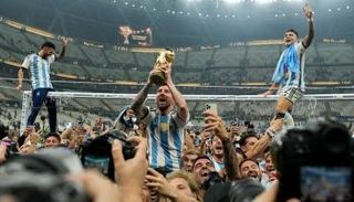 ميسي لحظة احتفاله بكأس العالم