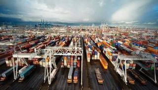 روتردام أكبر ميناء في أوروبا